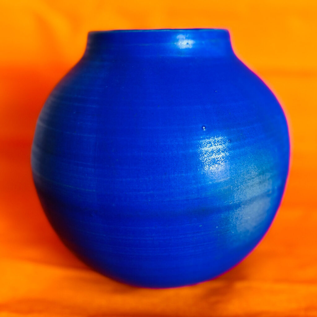 Rescapée Blue Klein Vase